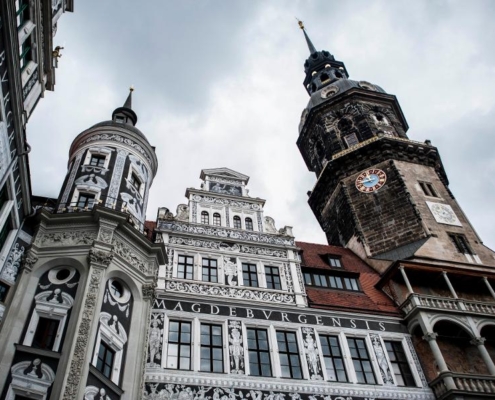 Schlosshof des Dresdner Residenzschlosses mit Hausmannsturm