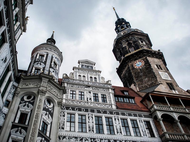 Schlosshof des Dresdner Residenzschlosses mit Hausmannsturm