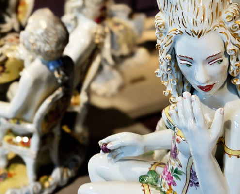 Figuren aus Meissener Porzellan im Meissen Signature Store Dresden