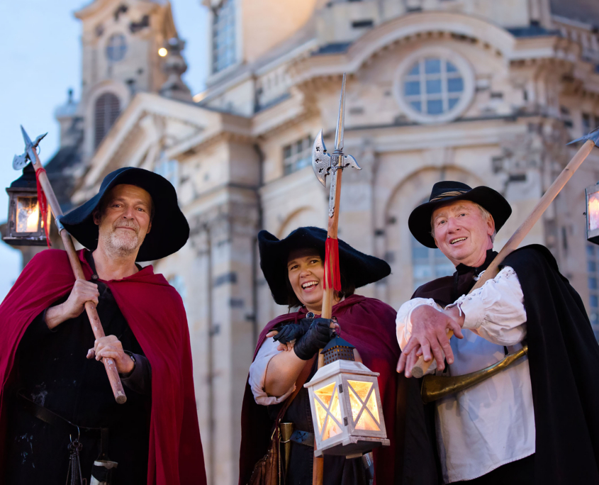 Die Dresdner Nachtwächter vor der Frauenkirche